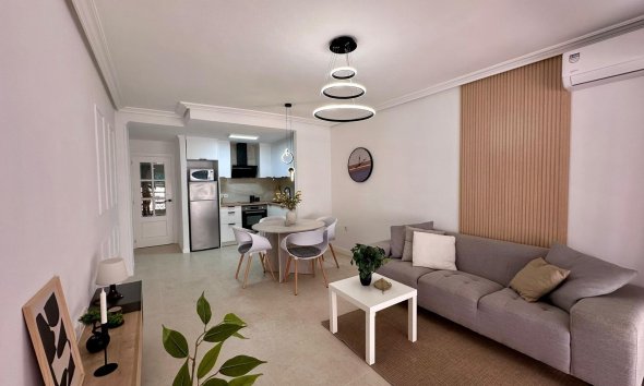 Resale - Apartment - Torrevieja - Estacion de autobuses