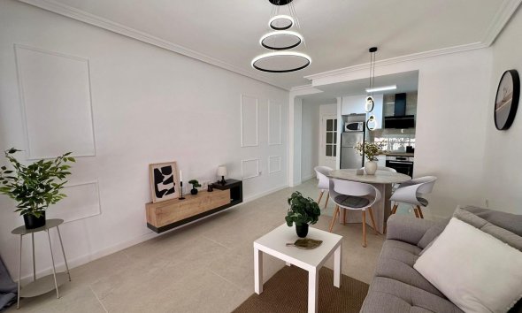 Resale - Apartment - Torrevieja - Estacion de autobuses