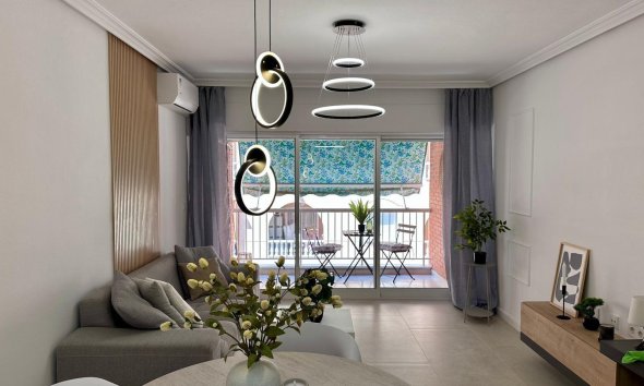 Resale - Apartment - Torrevieja - Estacion de autobuses