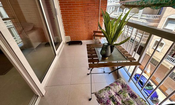 Resale - Apartment - Torrevieja - Estacion de autobuses