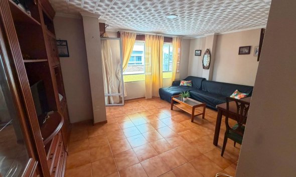 Reventa - Apartamento / Dúplex - Torrevieja