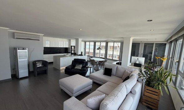 Resale - Apartment - Torrevieja - Acequion