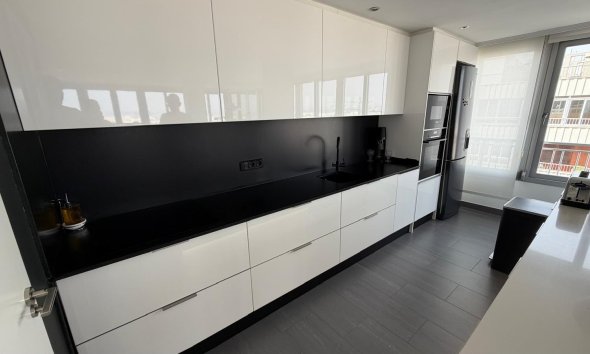 Resale - Apartment - Torrevieja - Acequion