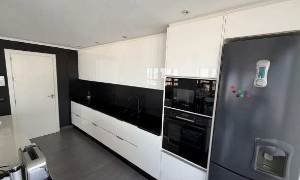 Resale - Apartment - Torrevieja - Acequion