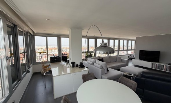 Resale - Apartment - Torrevieja - Acequion