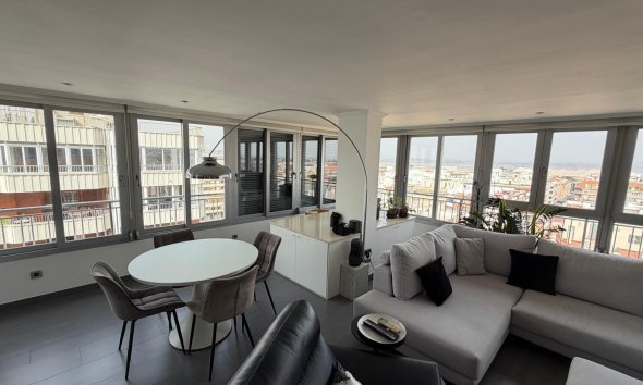 Resale - Apartment - Torrevieja - Acequion