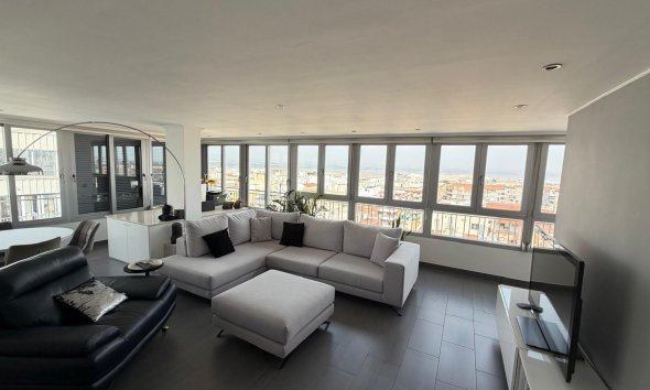 Resale - Apartment - Torrevieja - Acequion