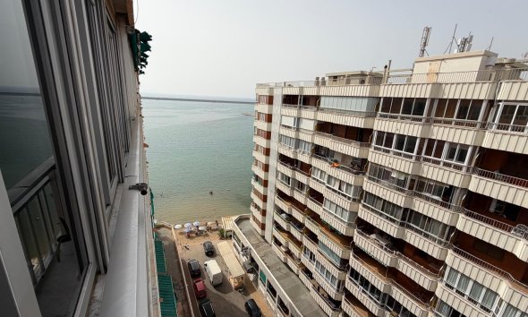 Resale - Apartment - Torrevieja - Acequion