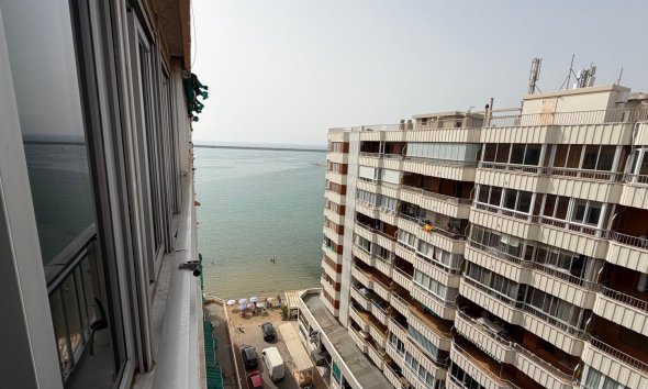 Resale - Apartment - Torrevieja - Acequion