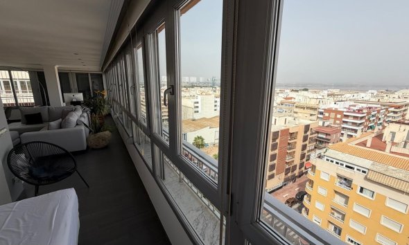 Resale - Apartment - Torrevieja - Acequion
