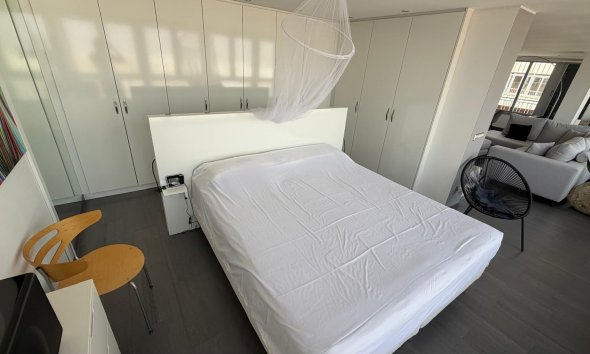 Resale - Apartment - Torrevieja - Acequion