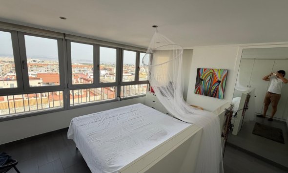 Resale - Apartment - Torrevieja - Acequion