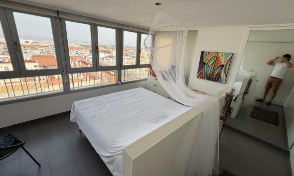 Resale - Apartment - Torrevieja - Acequion
