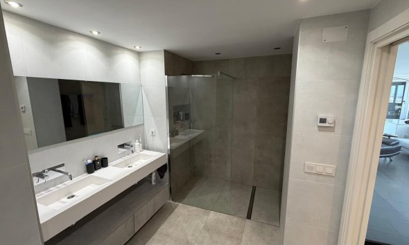 Resale - Apartment - Torrevieja - Acequion