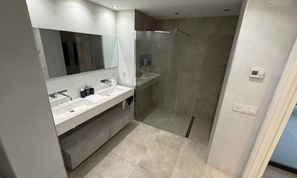 Resale - Apartment - Torrevieja - Acequion