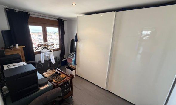 Resale - Apartment - Torrevieja - Acequion