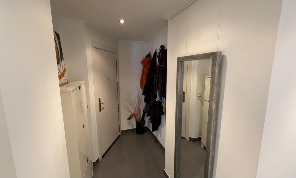 Resale - Apartment - Torrevieja - Acequion