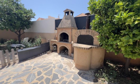 Resale - Villa - Torrevieja - Aguas Nuevas
