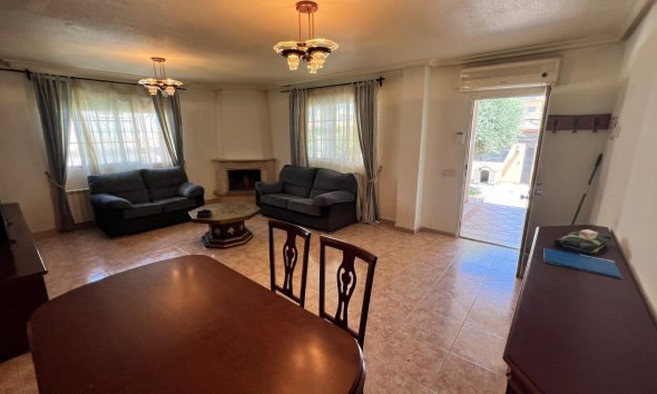 Resale - Villa - Torrevieja - Aguas Nuevas