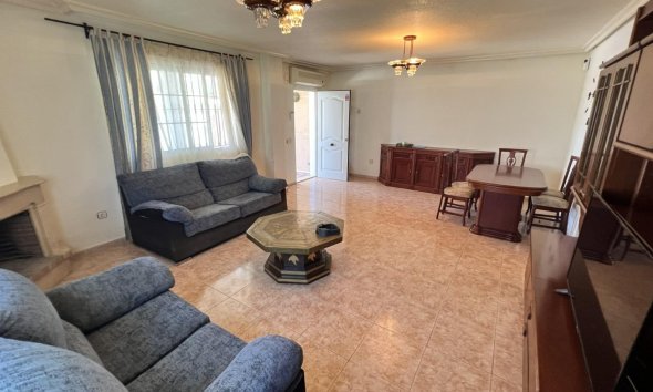 Resale - Villa - Torrevieja - Aguas Nuevas