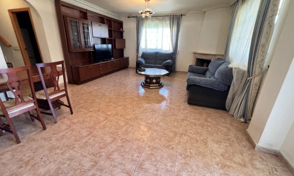 Resale - Villa - Torrevieja - Aguas Nuevas