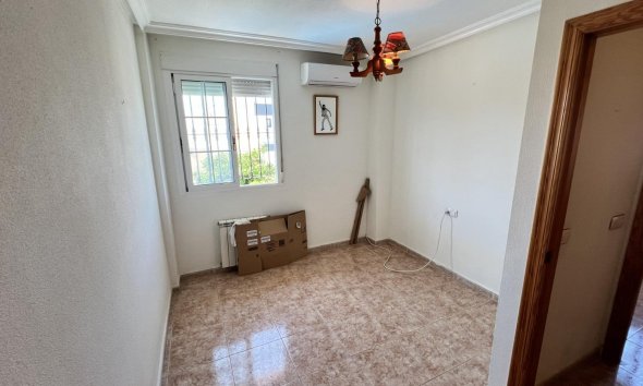 Resale - Villa - Torrevieja - Aguas Nuevas