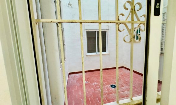 Resale - Apartment - Torrevieja - Playa del Cura