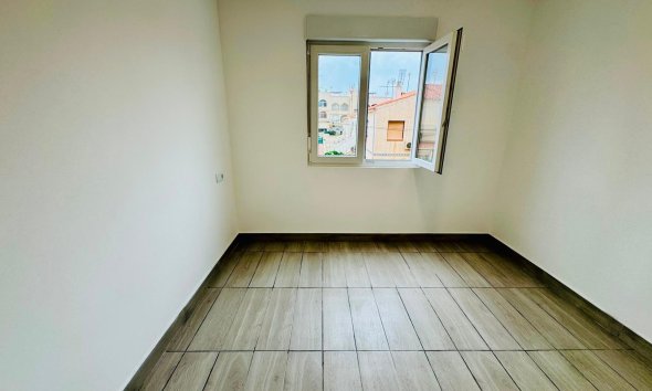 Resale - Apartment - Torrevieja - Playa del Cura