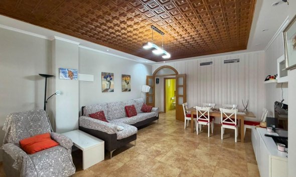 Resale - Apartment - Torrevieja - Acequion
