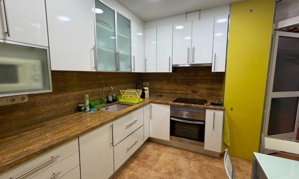 Resale - Apartment - Torrevieja - Acequion