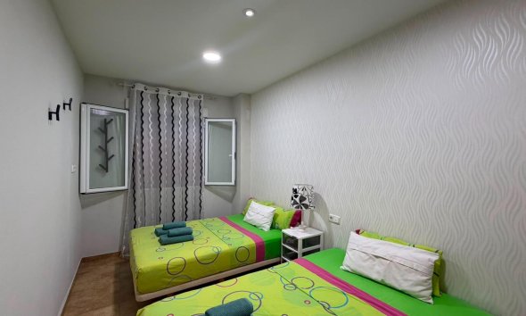 Resale - Apartment - Torrevieja - Acequion