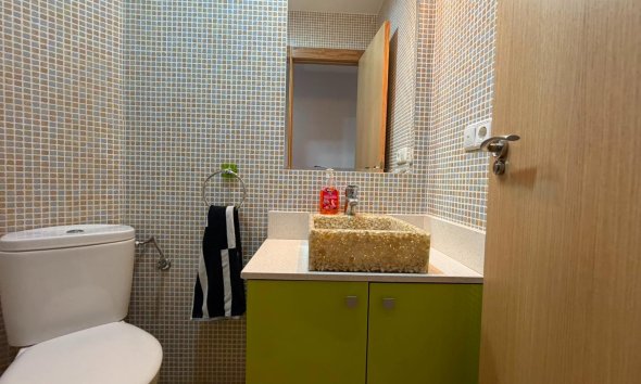 Resale - Apartment - Torrevieja - Acequion