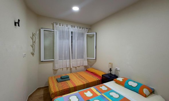 Resale - Apartment - Torrevieja - Acequion