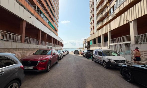 Resale - Apartment - Torrevieja - Acequion