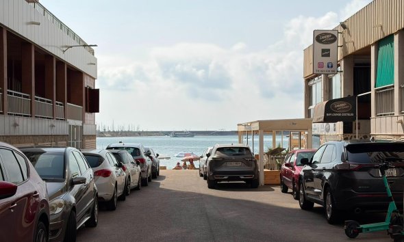 Resale - Apartment - Torrevieja - Acequion