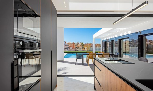 Obra nueva - Villa / Casa - Algorfa