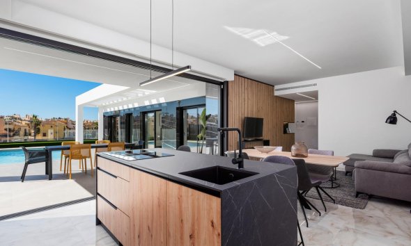 Obra nueva - Villa / Casa - Algorfa