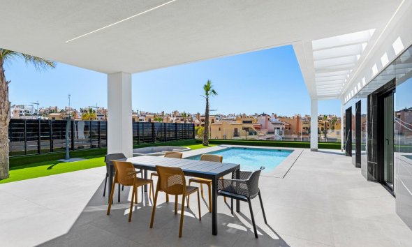 Obra nueva - Villa / Casa - Algorfa