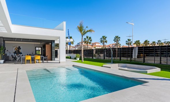 Obra nueva - Villa / Casa - Algorfa