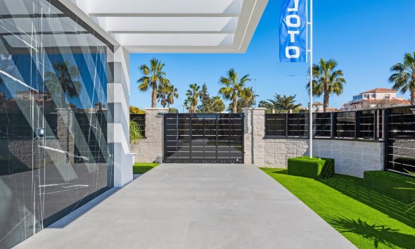 Obra nueva - Villa / Casa - Algorfa