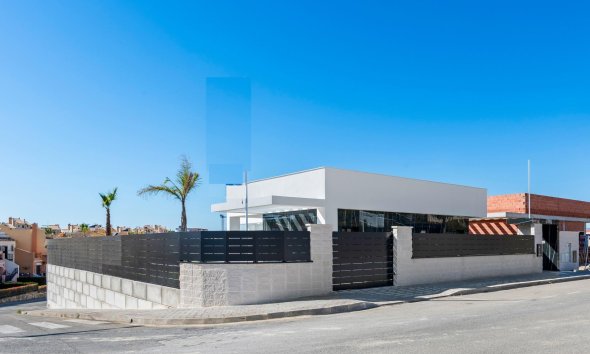 Obra nueva - Villa / Casa - Algorfa