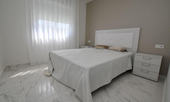 Obra nueva - Apartamento / Dúplex - San Miguel de Salinas