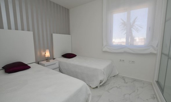 Obra nueva - Apartamento / Dúplex - San Miguel de Salinas