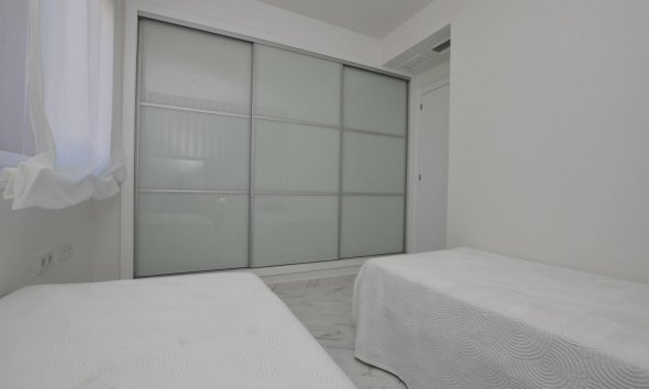 Obra nueva - Apartamento / Dúplex - San Miguel de Salinas