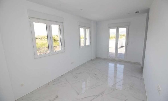 Obra nueva - Villa / Casa - Pinoso