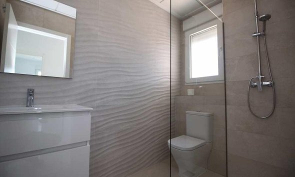 Obra nueva - Villa / Casa - Pinoso