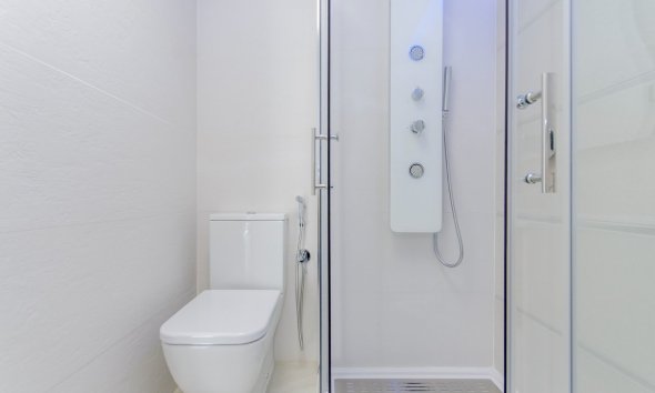 Obra nueva - Adosado - Torrevieja