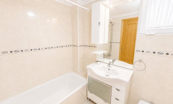Resale - Apartment - Torrevieja - Playa del Cura