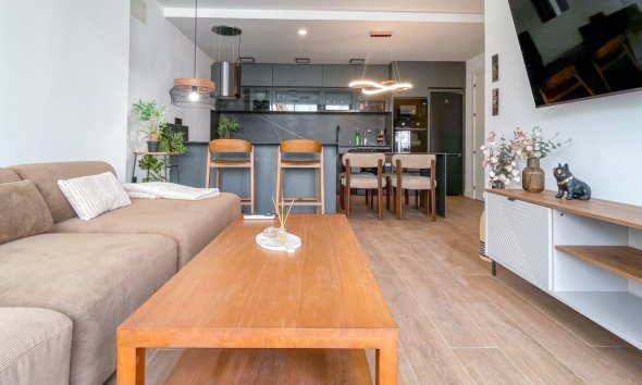 Resale - Terraced house / Townhouse - Torrevieja - Nueva Torrevieja