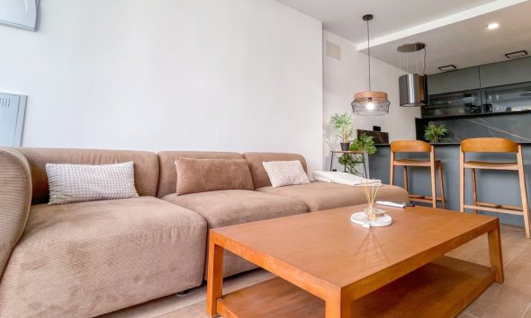 Resale - Terraced house / Townhouse - Torrevieja - Nueva Torrevieja